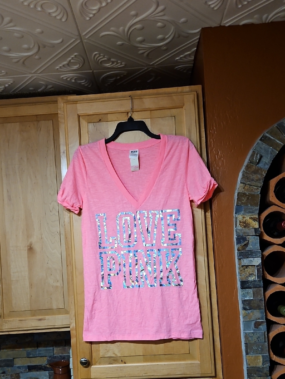 PINK Victoria's Secret Pink V-Neck 'LOVE PINK' Graphic Tee